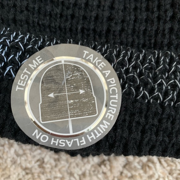 IGLOO’S  Boys OS winter hat NWT!! - Picture 2 of 5